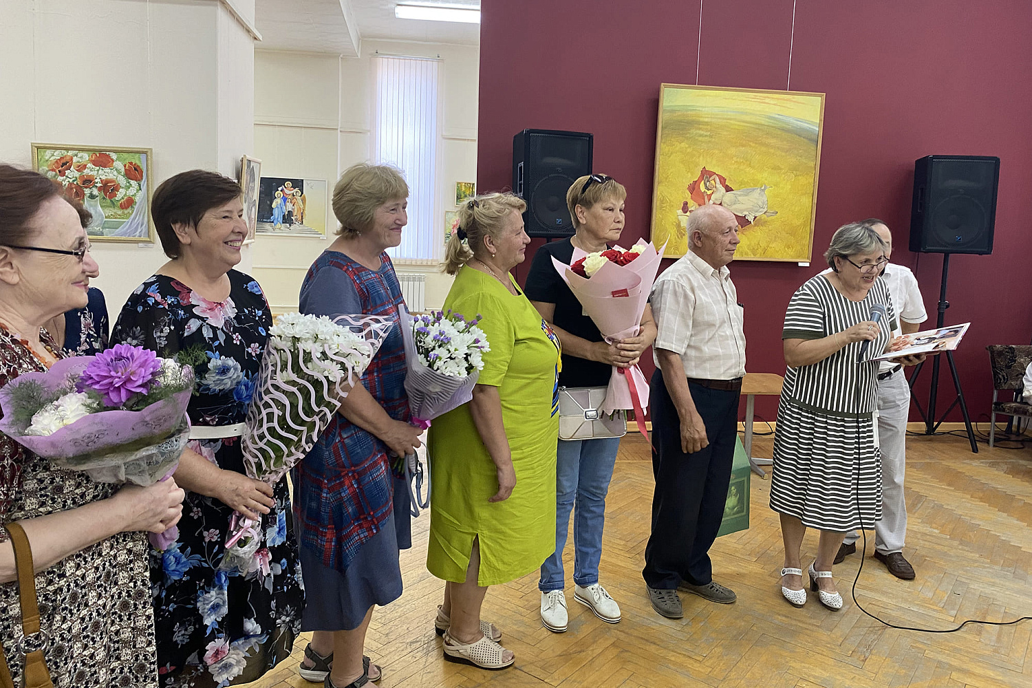 Ветерана производства ПАО «Химпром» поздравили с 80-летним юбилеем