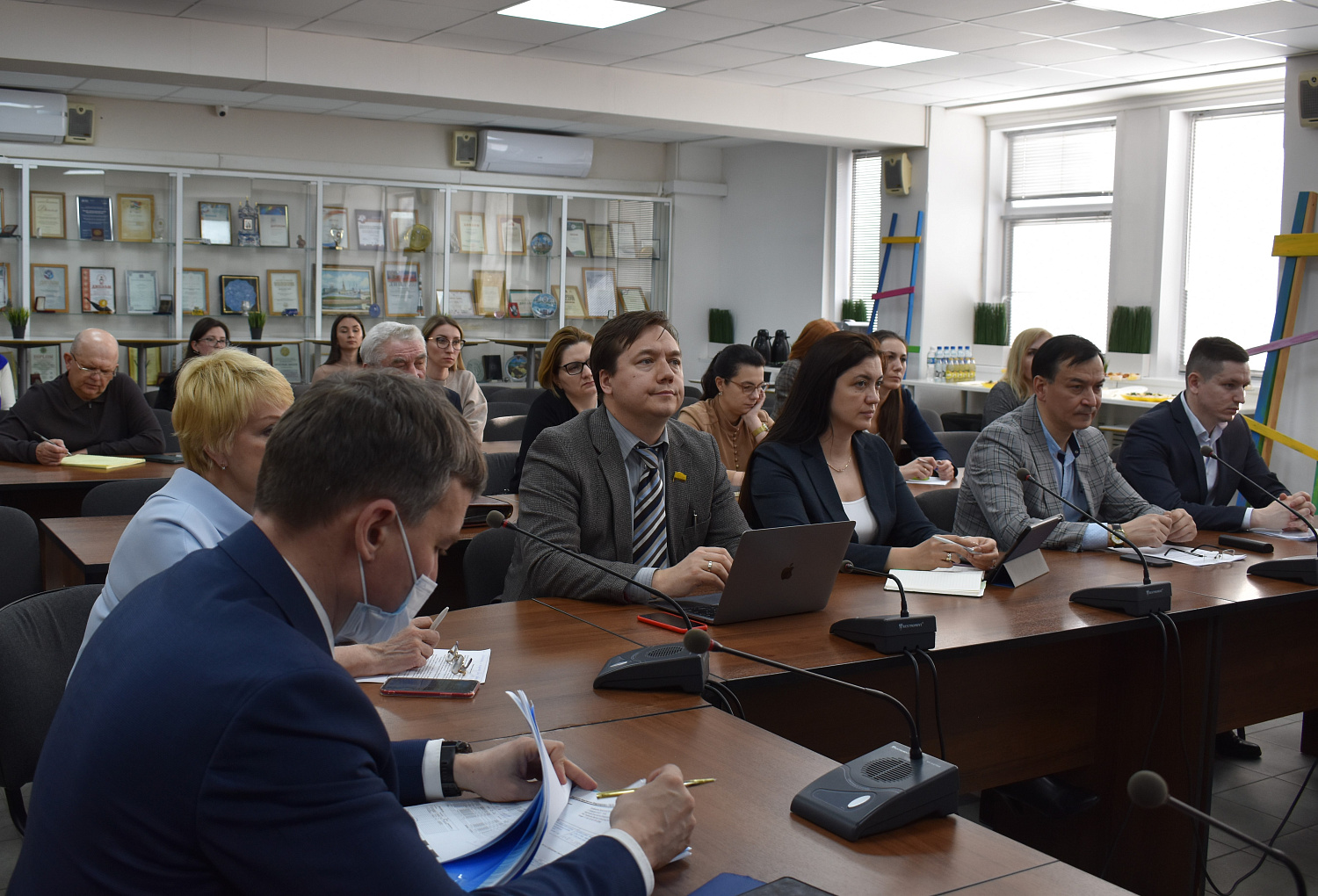 Совместное заседание Общественного совета при Минэкономразвития Чувашии и рабочей группы в сфере развития субъектов МСП при штабе по поддержке устойчивости экономики Чувашской Республики в условиях санкционного давления.